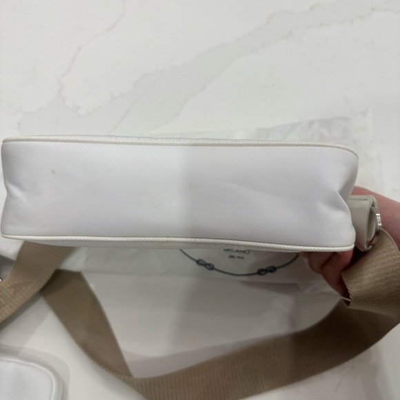 💗 SOLD 💗 Prada Re-Edition 2005 Re-Nylon bag - Picture 8 of 9